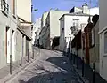 Le haut de la rue, en direction de la rue du Retrait.