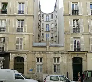 Nos&nbsp;13 et 15.