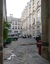 Cour du no&nbsp;9.