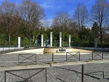 Entrée du parc, rue Julien-Lacroix.