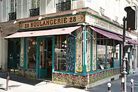 No 28 : boulangerie-pâtisserie Beaumarchais.