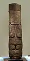 Bas-relief Paiwan. Ardoise, H. 2,50 m, début XXe siècle. Découvert à Lai-Yi, région de Pindong, Sud-ouest Taïwan. Louvre, Pavillon des Sessions