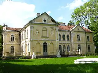 Palais Fredro (pl) néo-Renaissance construit par le précédent Aleksander Fredro à Wisznia