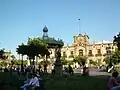 Palais du Gouvernement et Place des Armes.