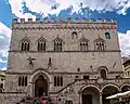 Façade donnant sur le Duomo San Lorenzo