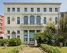 Façade du Palais Foresti Papadopoli vu du jardin.