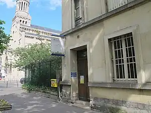 Au no&nbsp;1 : hôpital Chardon-Lagache, groupe hospitalier Sainte-Périne.