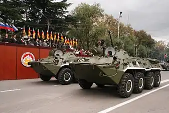 Parade militaire en commémoration de la déclaration d'indépendance.