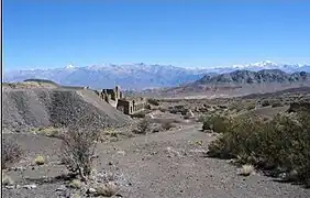 Route et ruines