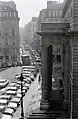 La rue vue de la place de l'Odéon, en 1977.