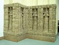 Reliefs en briques cuites moulées du temple de Kara-indash, fin du XVe&nbsp;siècle&nbsp;av. J.-C., Pergamon Museum.