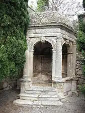 Pavillon d’Amour de la Reine Jeanne (XVIe siècle).