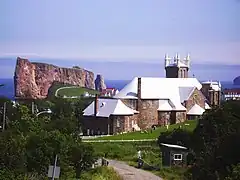 L'église et le rocher.