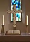 Croix en jaspe blanc