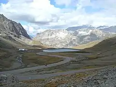 Petit lac dans l’ultime kilomètre d’ascension.