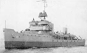 Les dragueurs de mines comme le USS&nbsp;Pheasant ont ouvert des couloirs pour les cuirassés.