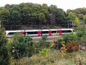 Rame vue depuis le parc de La Courneuve.