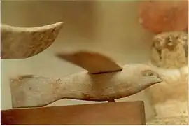 L'oiseau de Saqqarah (antiquité égyptienne, IIe&nbsp;siècle&nbsp;av. J.-C.).