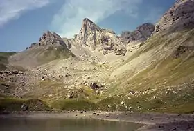 Table des Trois Rois vue du lac de Lhurs.