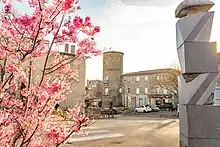 Place Jean Jaurès Grigny Tour