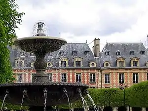 Détail d'une des fontaines de Jean-Pierre Cortot.