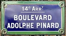 Voir la plaque.