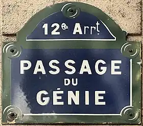 Voir la plaque.