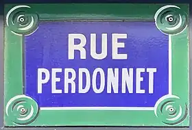 Voir la plaque.