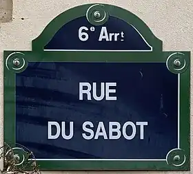 Voir la plaque.