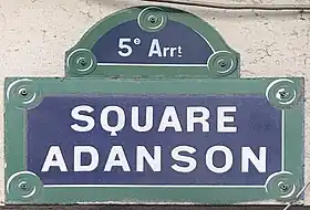 Voir la plaque.