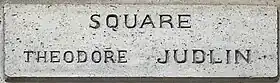 Voir la plaque.