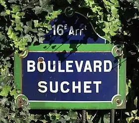 Voir la plaque.