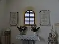 À l'intérieur de l'église Saint-Quentin.