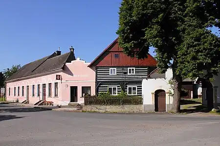 Ploukonice.