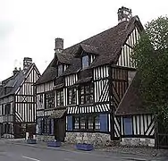 Maison du XVIIe&nbsp;siècle rue Notre-Dame-du-Pré (ancienne auberge du Vieux-Puits).