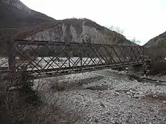 Pont métallique sur le Cians (40 m).