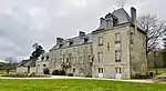 Le manoir de Saint-Urchaut : vue extérieure d'ensemble.