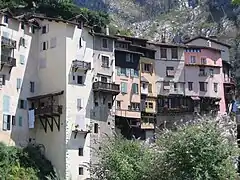 Maisons suspendues.