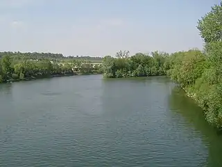 Vue vers l'aval depuis le pont.