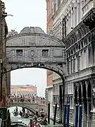 Vu du Ponte de la Canonica.