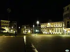 La place, la nuit