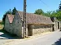 Le lavoir Saint-Gervais, rue Albert-Mansard. C'est le lavoir le plus spacieux et le mieux aménagé de Pontpoint.