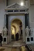 Entrée de la chapelle funéraire