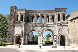 Vue générale de la porte, côté campagne.