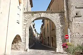 Porte Pied-de-Ville.