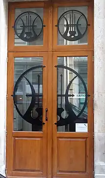 Porte du n°11.