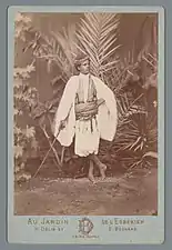 Délié & Béchard, [Portrait d'un jeune homme en costume traditionnel], portrait-carte, 1869-1890, coll. Rijksmuseum