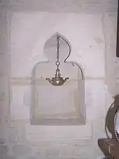 Lavabo du Manoir d'Amblie v. les XIIIe – XIVe siècles.