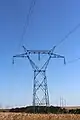 Pylône de type Chat 400 kV 1 terne. Ce type de pylône peut supporter 2 circuits (ternes) 225 kV ou bien un circuit 400 kV.