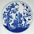Une assiette en porcelaine datant du règne de l´empereur Qianlong (1735 - 1796)
